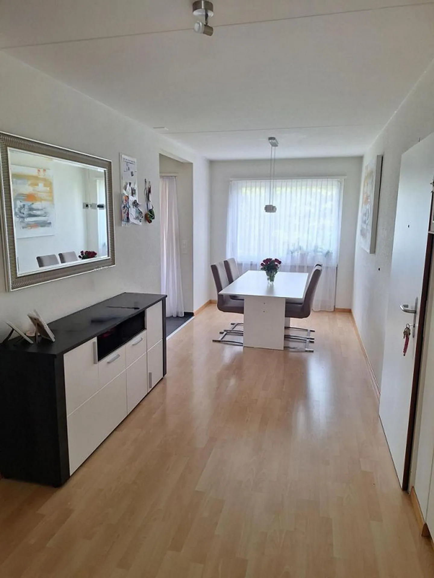 Grosszügige 4.5-Zimmerwohnung im Zentrum von Dietlikon - Foto 3 von 10