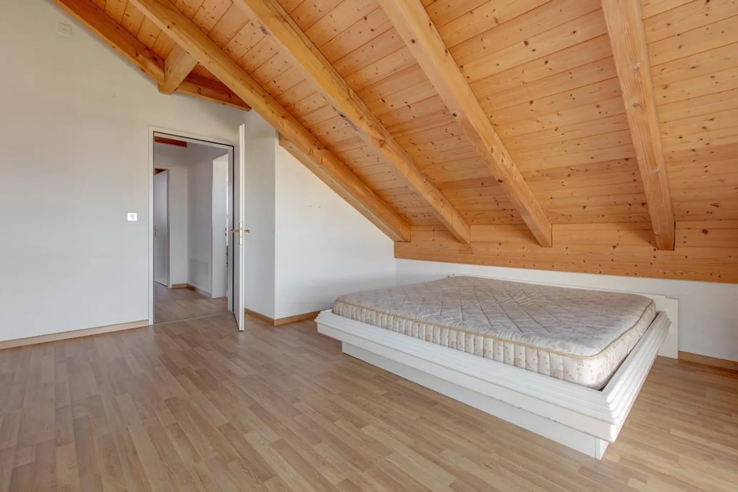 Bright Maisonette Apartment in Oensingen - Photo 6 of 8