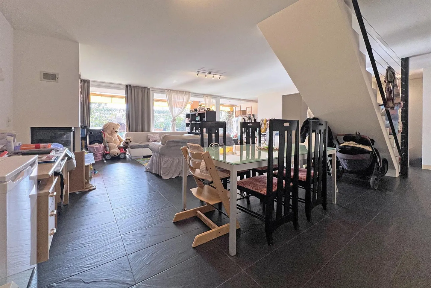 Geräumiges Duplex mit 3.5 Zimmern und privatem Garten in Agno - Foto 6 von 11