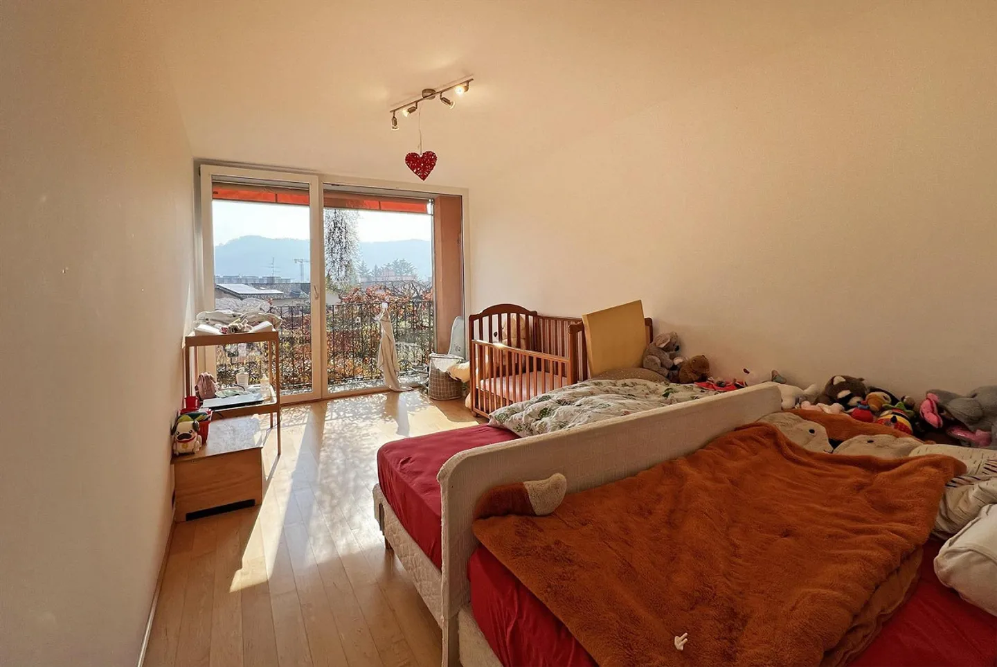 Geräumiges Duplex mit 3.5 Zimmern und privatem Garten in Agno - Foto 7 von 11