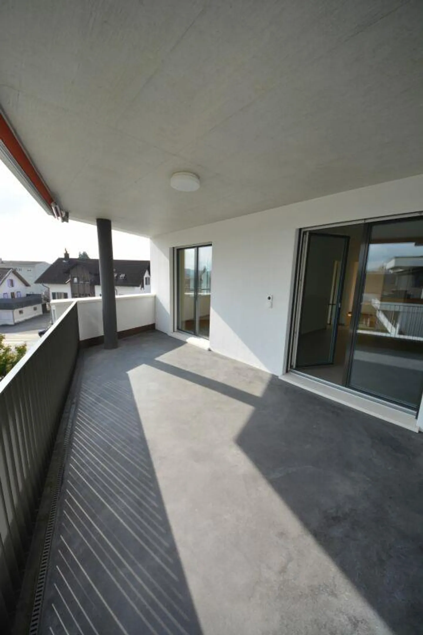 Appartement lumineux de 3,5 pièces à louer dans un emplacement central - Photo 3 sur 11