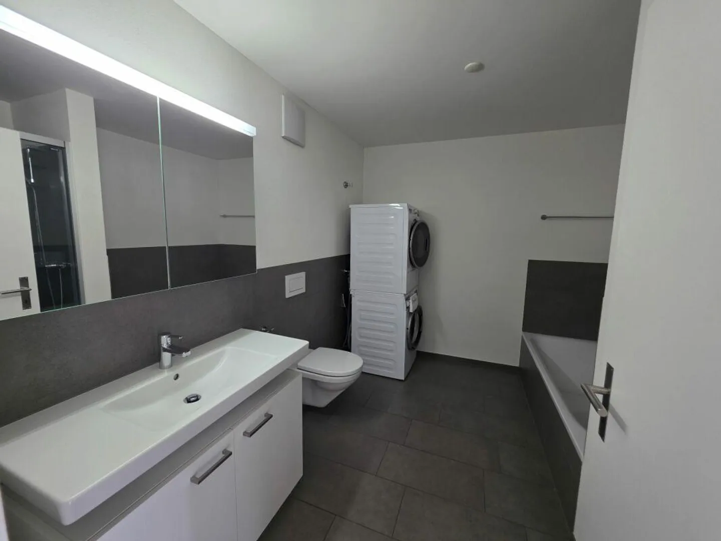 Appartement lumineux de 3,5 pièces à louer dans un emplacement central - Photo 5 sur 11