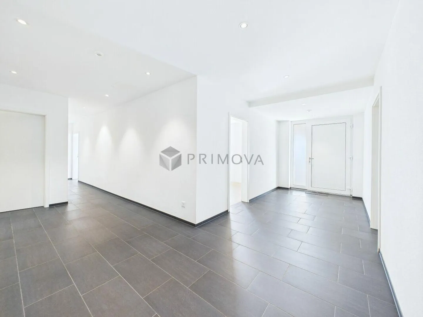 Modern Multi-Family House with Great Views and High-Quality Amenities - Photo 8 of 9