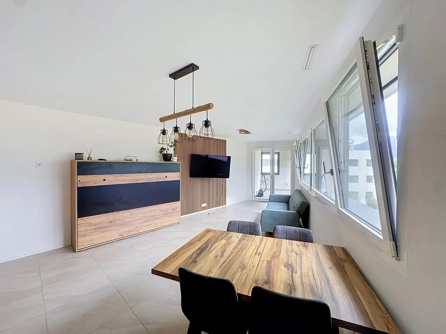 Grand studio dans un bâtiment cecb AA - Photo 1 sur 7