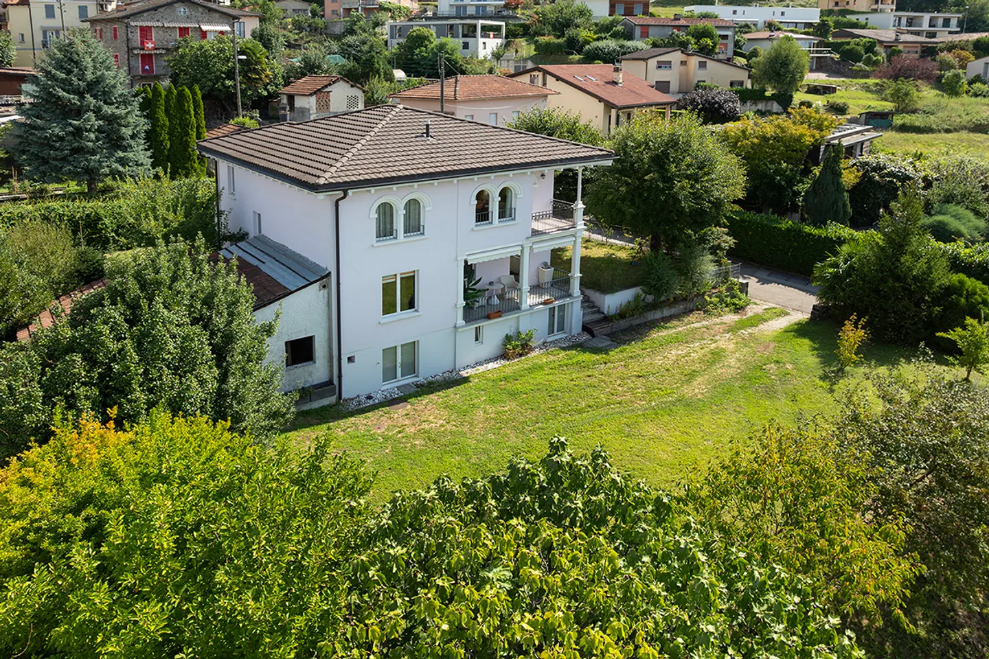 Villa indépendante exclusive entièrement repensée entre histoire,... - Photo 1 sur 10