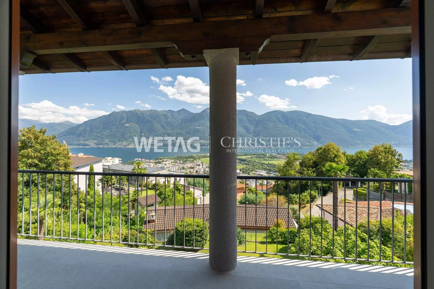 Locarno-Monti: Exclusive apartment with spacious covered terrace & panoramic view for sale - Photo 2 of 13