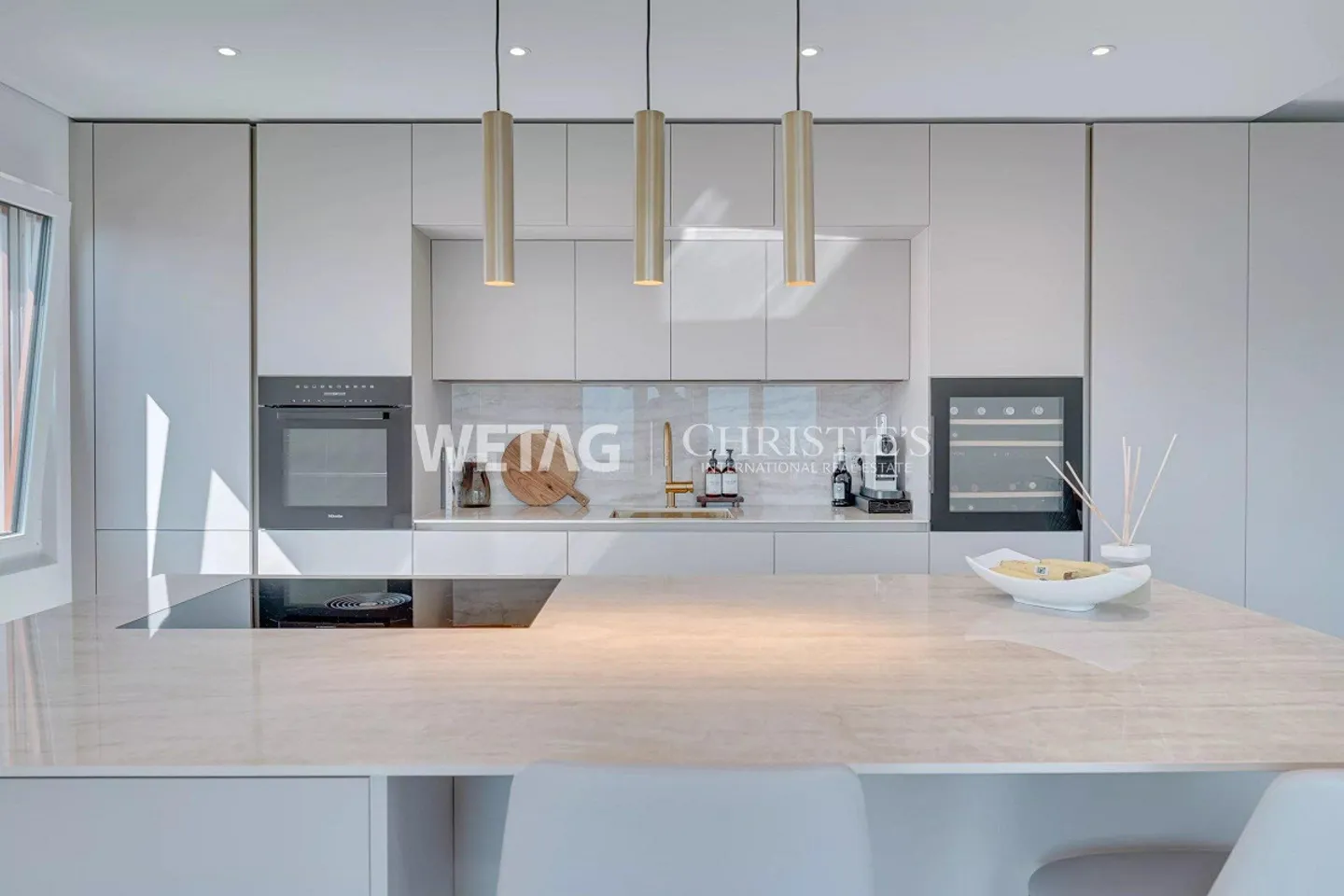 Locarno-Monti: Exclusive apartment with spacious covered terrace & panoramic view for sale - Photo 4 of 13