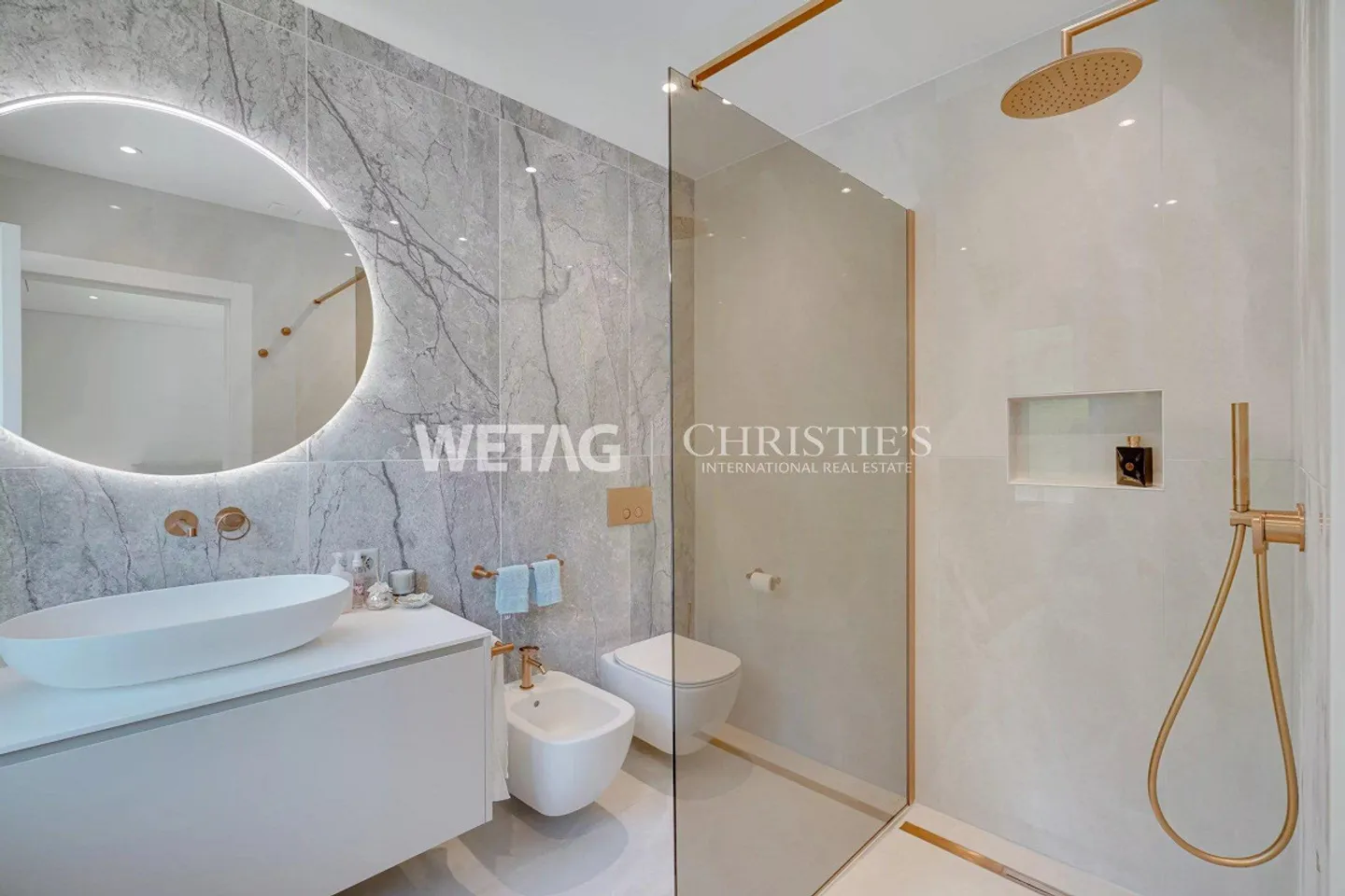 Locarno-Monti: Exclusive apartment with spacious covered terrace & panoramic view for sale - Photo 10 of 13