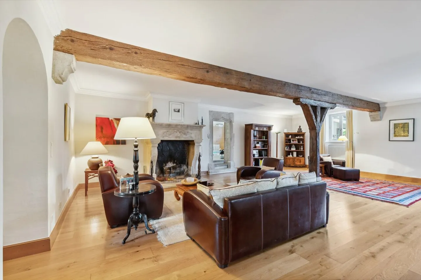 RARE - PATRICIAN HOUSE WITH HIGH-QUALITY MATERIALS AND SWIMMING POOL - Photo 4 of 19