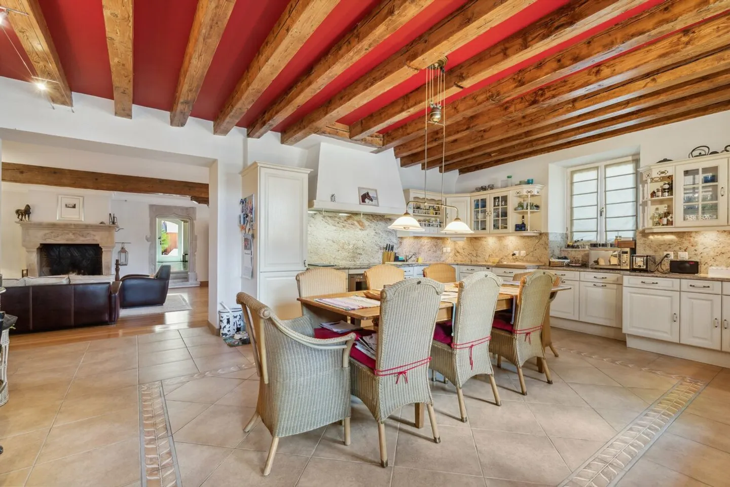 RARE - PATRICIAN HOUSE WITH HIGH-QUALITY MATERIALS AND SWIMMING POOL - Photo 5 of 19