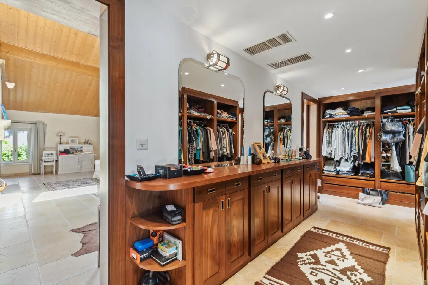 RARE - PATRICIAN HOUSE WITH HIGH-QUALITY MATERIALS AND SWIMMING POOL - Photo 10 of 19