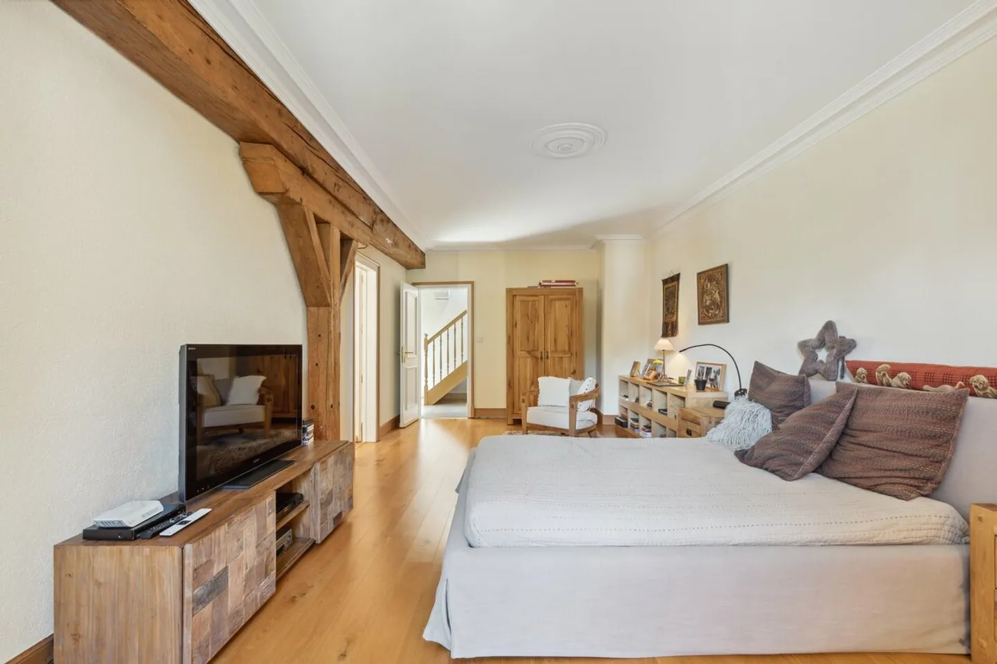 RARE - PATRICIAN HOUSE WITH HIGH-QUALITY MATERIALS AND SWIMMING POOL - Photo 13 of 19