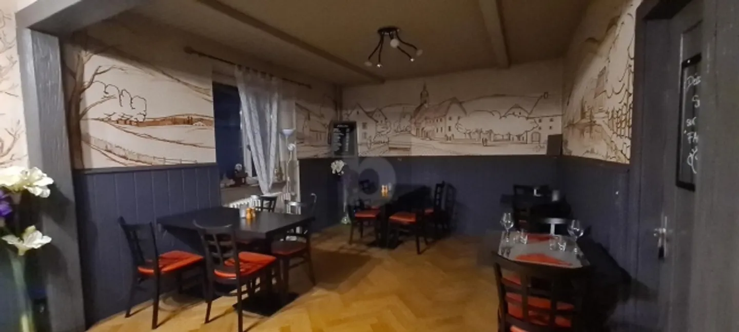 «IDÉALEMENT SITUÉ, AVEC UNE CLIENTÈLE D'HABITUÉS» - Photo 1 sur 5