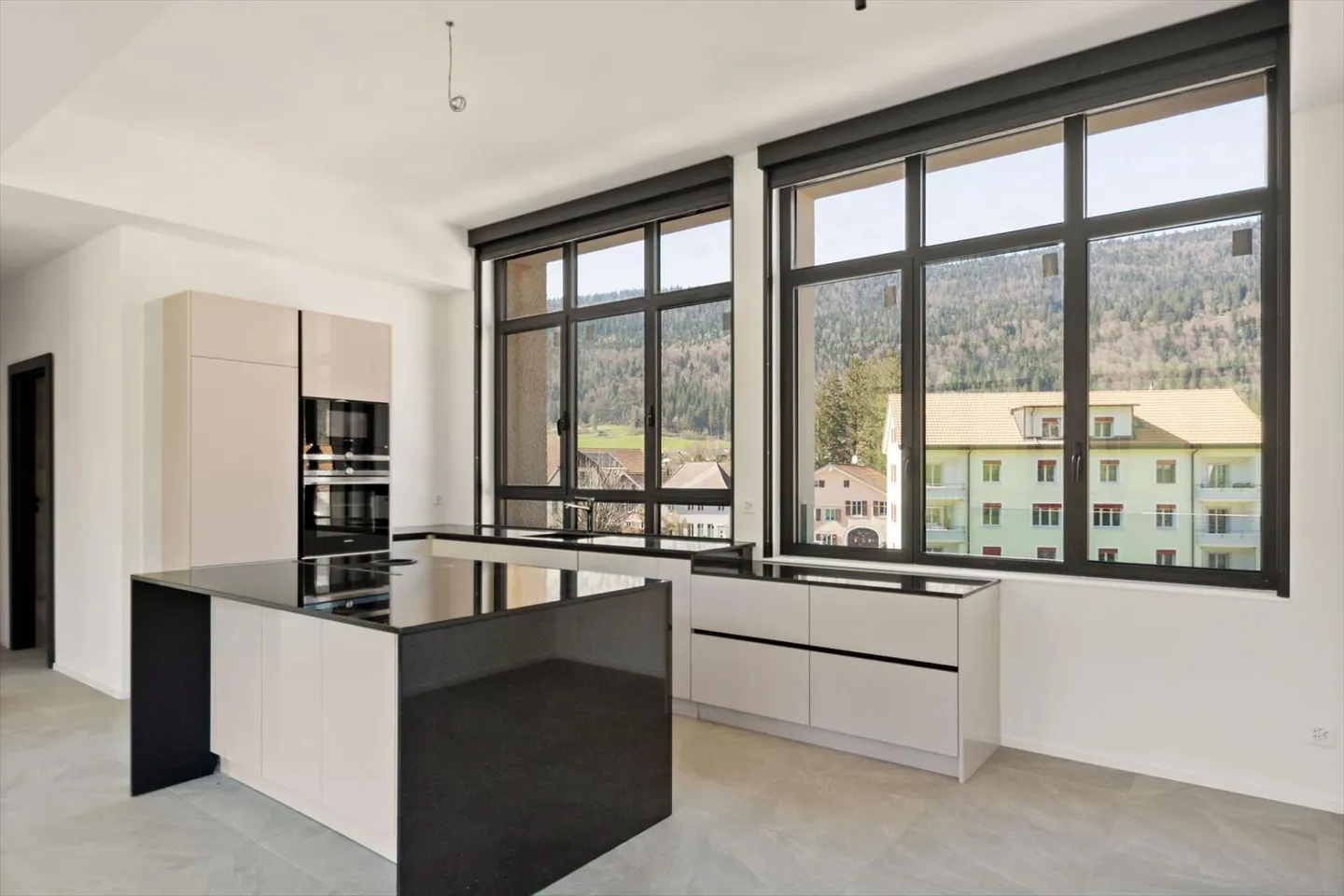 Courtelary, magnificent 4.5 room apartments, balcony, elevator - Photo 5 of 13
