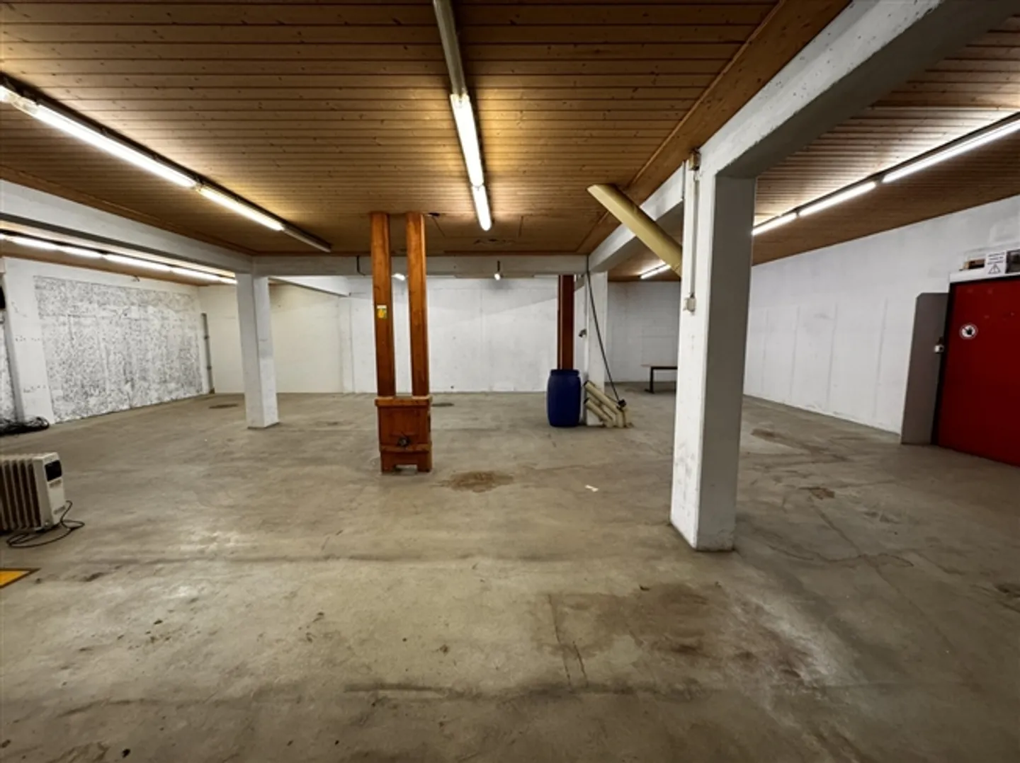 «Cugy (FR), zu vermieten, verschiedene Gewerbeflächen, Büros und Lagerhallen» - Foto 5 von 7