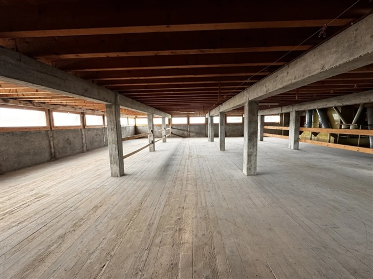 «Cugy (FR), zu vermieten, verschiedene Gewerbeflächen, Büros und Lagerhallen» - Foto 6 von 7