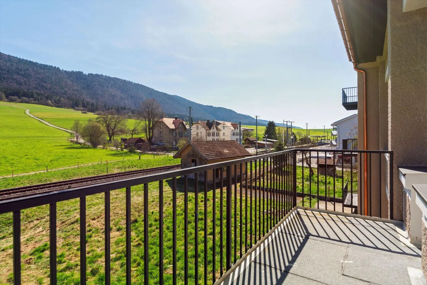Courtelary, magnificent 4.5 room apartments, balcony, elevator - Photo 6 of 13