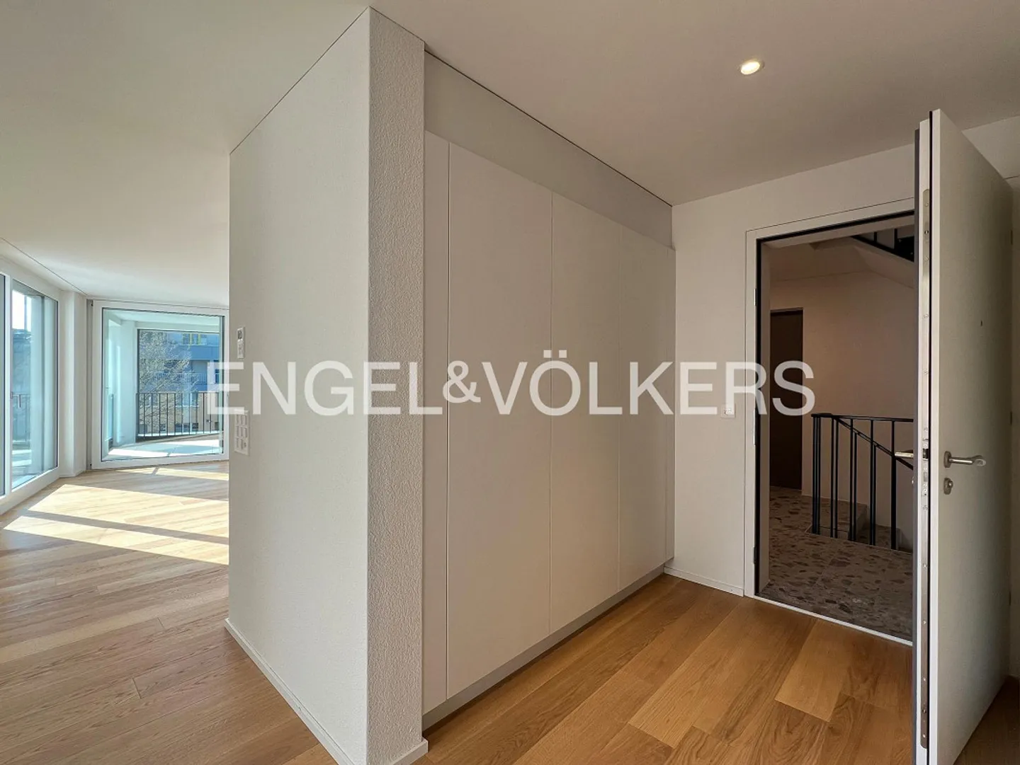 Central & Haute Qualité - Prêt pour Première Location - Photo 4 sur 12