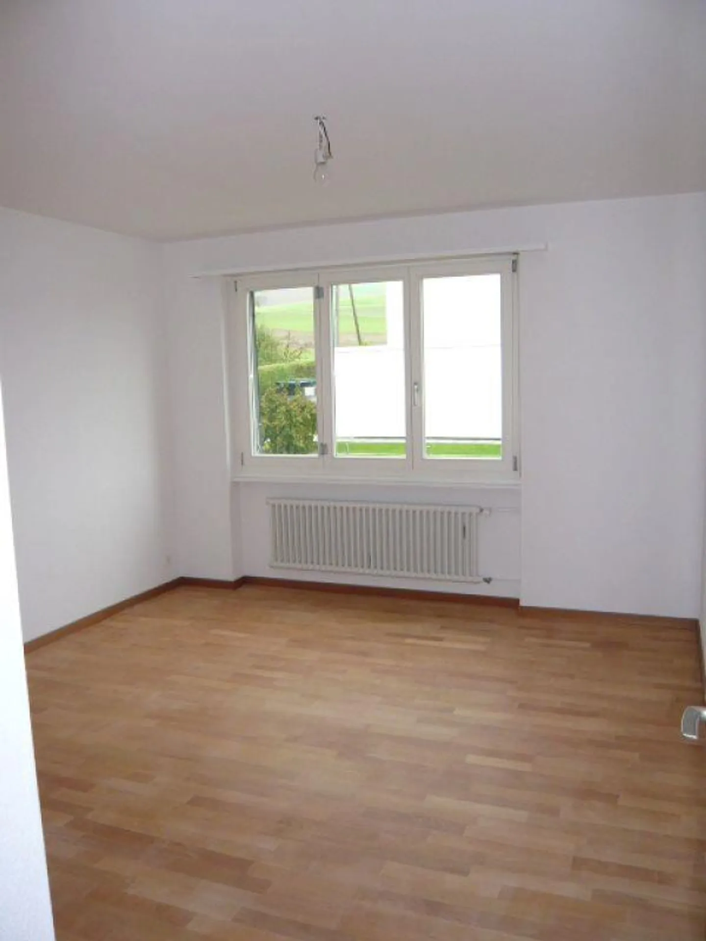 Appartamento tranquillo con 4 stanze al piano rialzato - Foto 4 di 6