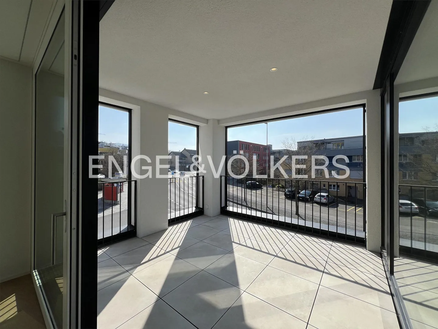 Central & Haute Qualité - Prêt pour Première Location - Photo 5 sur 12