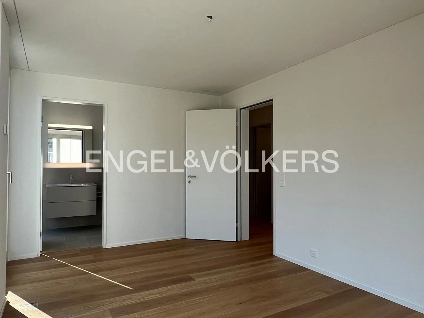 Central & Haute Qualité - Prêt pour Première Location - Photo 6 sur 12