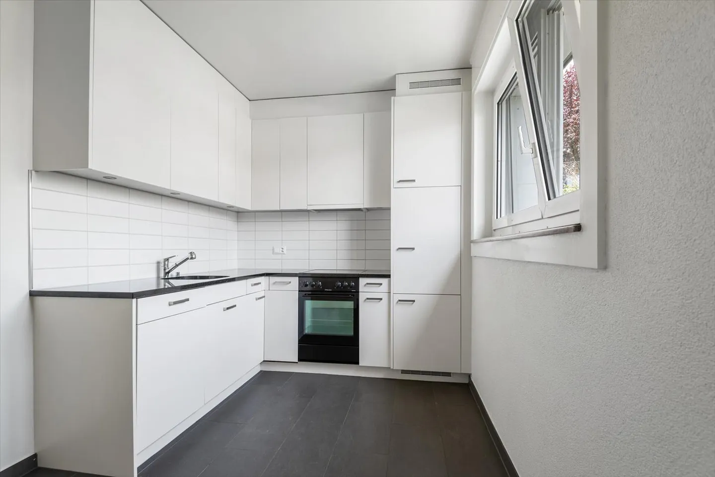 LOCATION WITH FREE DEPOSIT - Photo 3 of 9