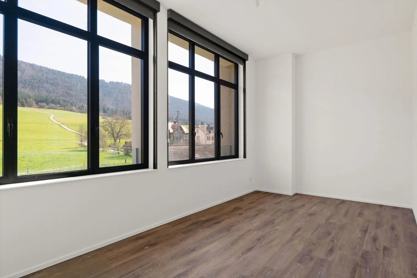Courtelary, magnificent 4.5 room apartments, balcony, elevator - Photo 9 of 13