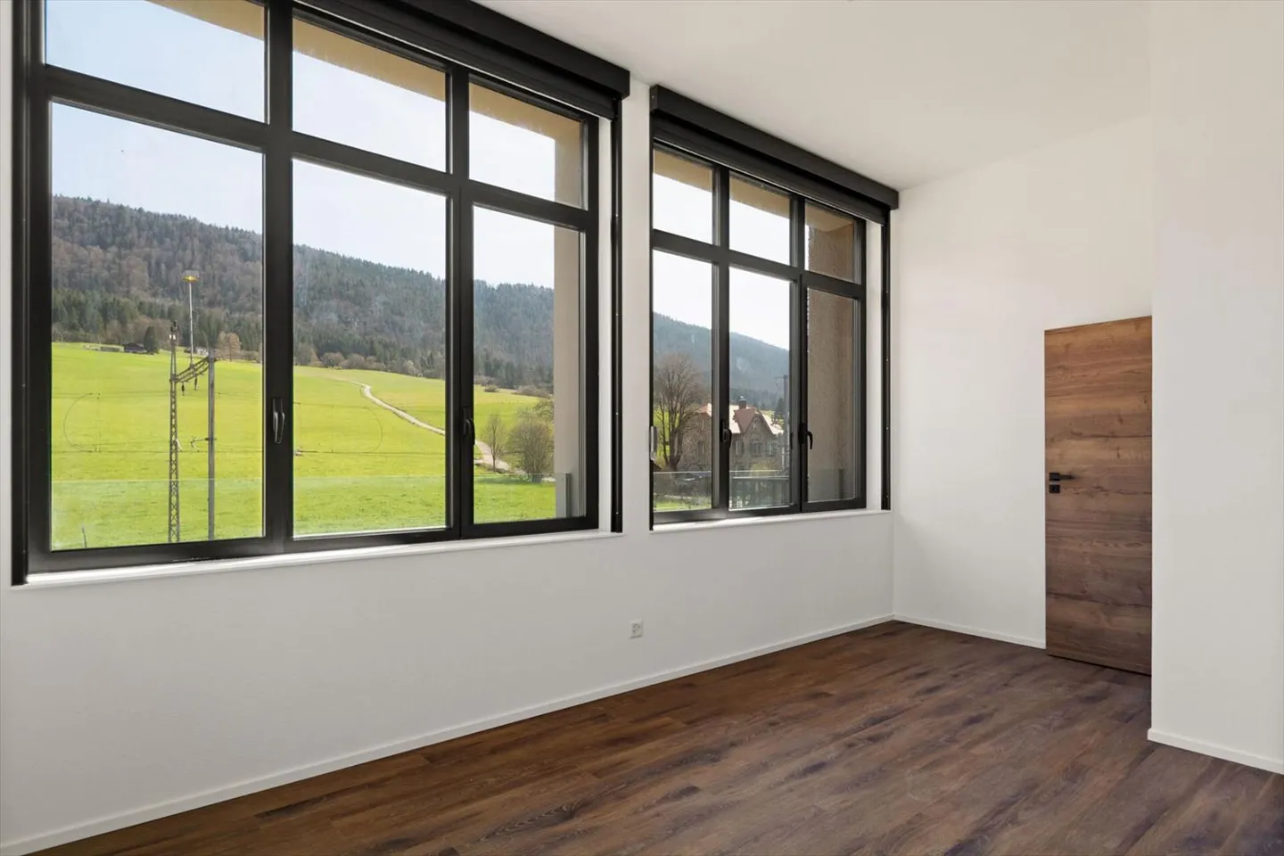 Courtelary, magnificent 4.5 room apartments, balcony, elevator - Photo 10 of 13