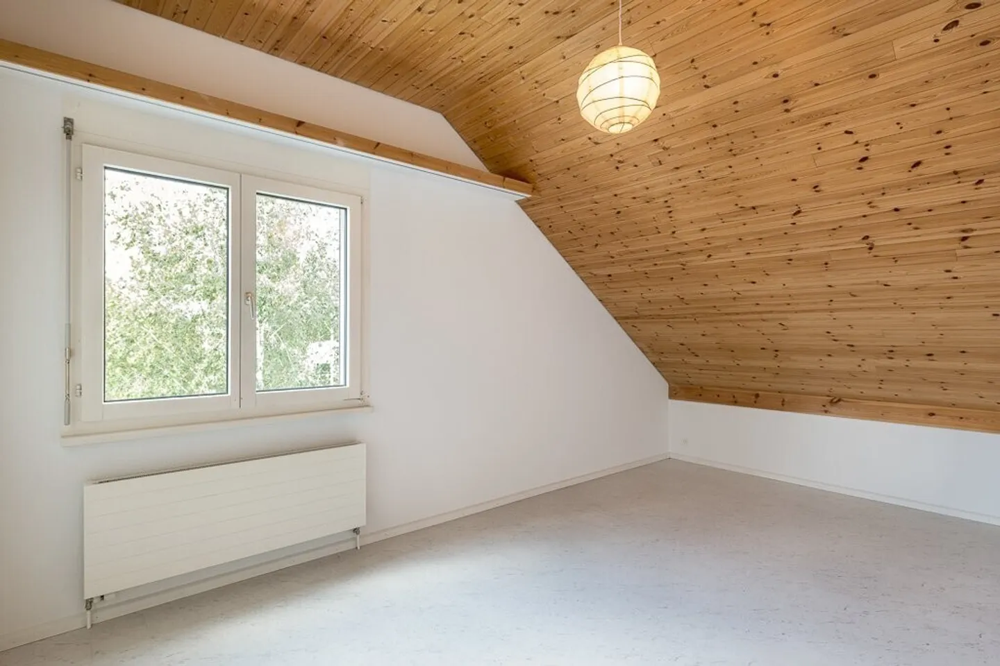 Dachwohnung sucht neue Bewohner - Foto 4 von 8