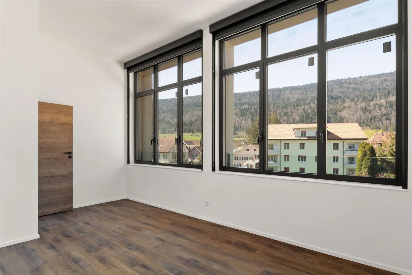 Courtelary, magnificent 4.5 room apartments, balcony, elevator - Photo 8 of 13