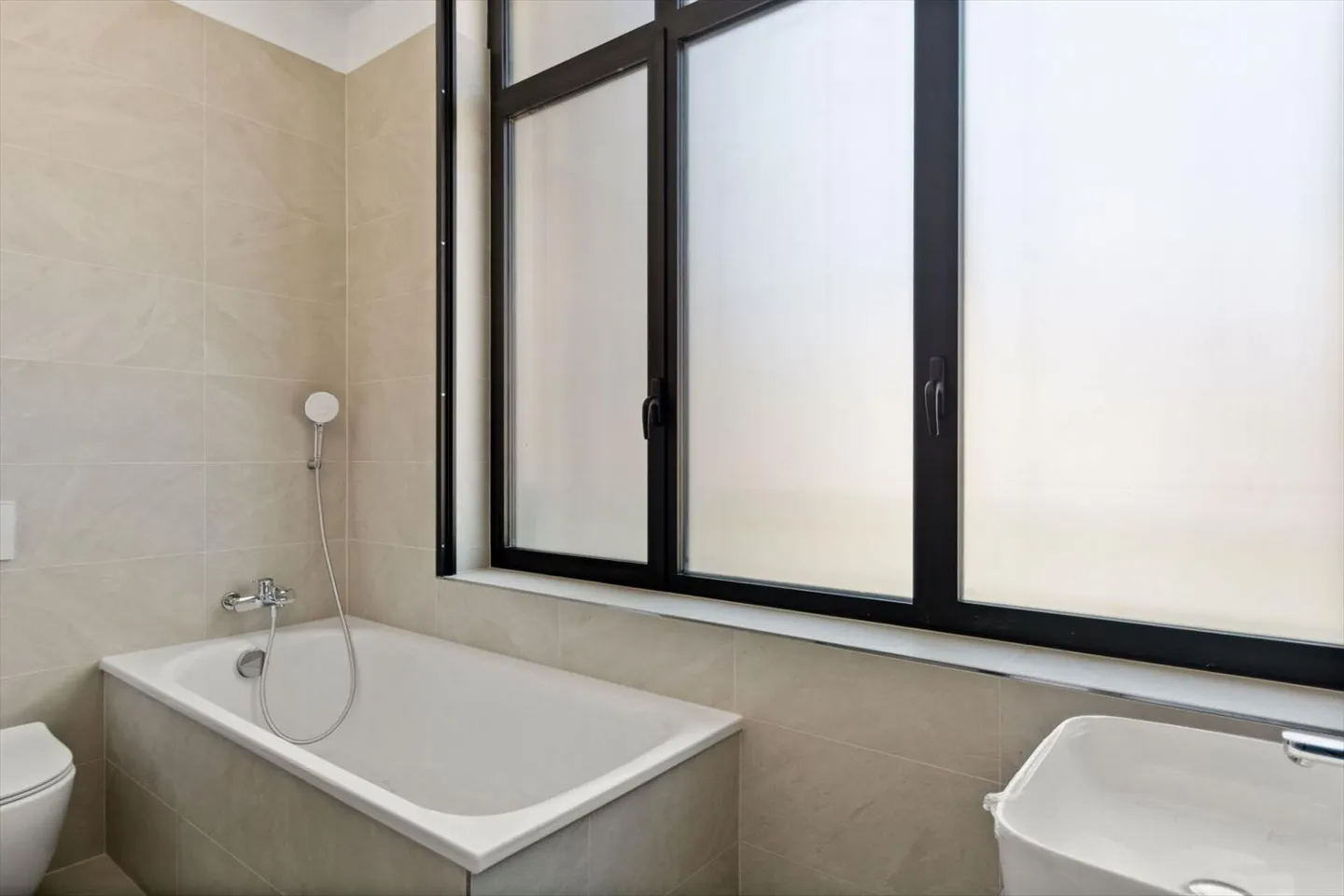 Courtelary, magnificent 4.5 room apartments, balcony, elevator - Photo 12 of 13