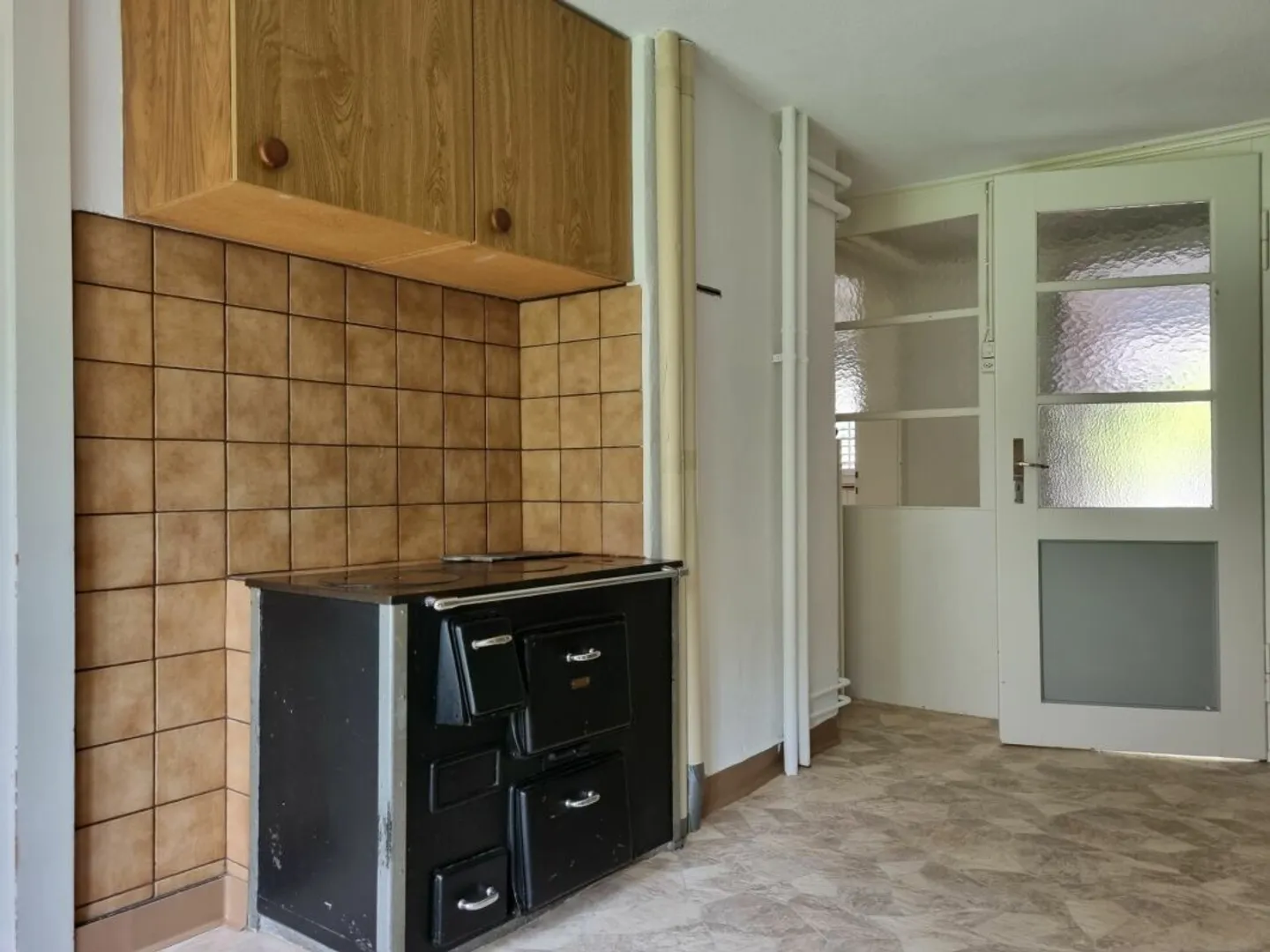 Cozy 3-room ground floor apartment in the village center - Photo 2 of 7