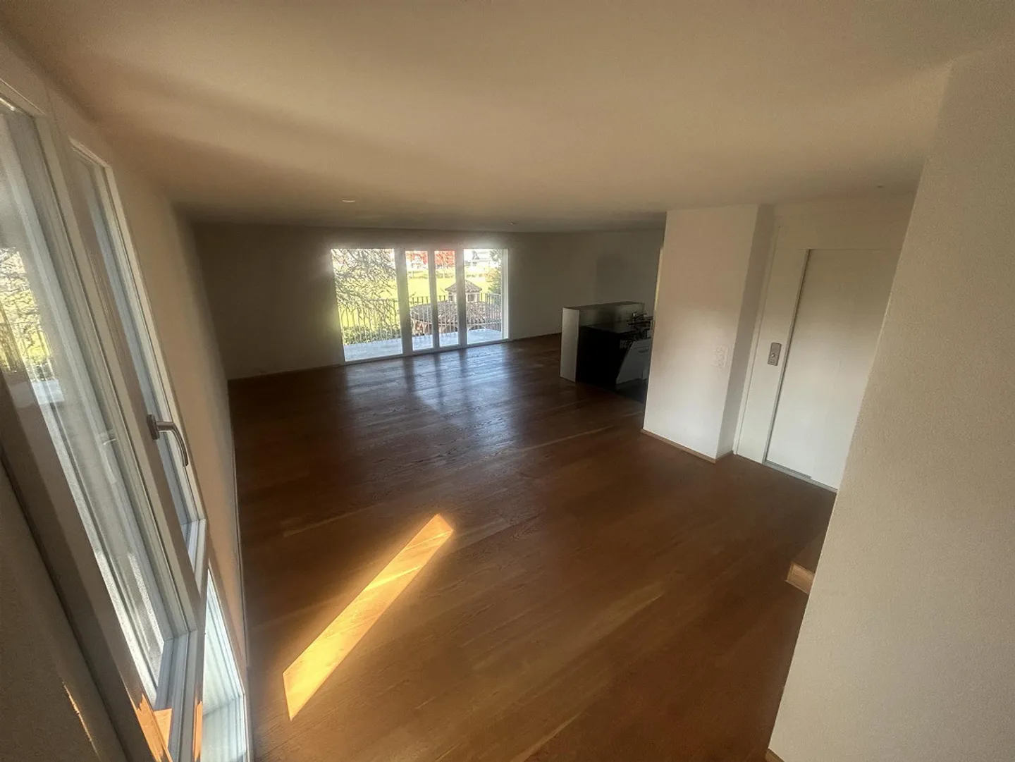 Appartement lumineux de 3,5 pièces - Photo 3 sur 17