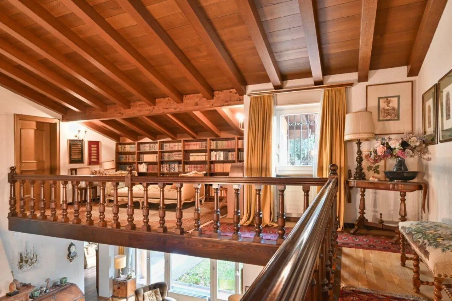 Villa maestosa con piscina in posizione esclusiva - Foto 9 di 10