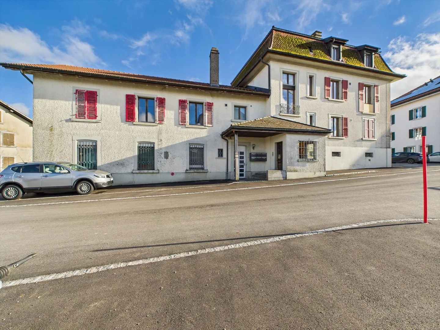 Charmante maison multifamiliale avec 13 chambres à Saignelégier, da... - Photo 4 sur 11