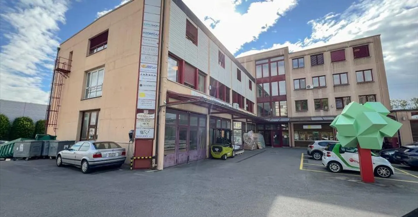 Verwaltung/Büro 425,5 m2 in Morges - Foto 1 von 12