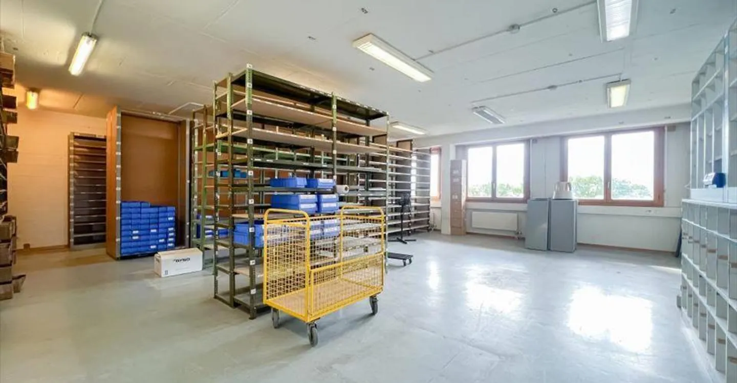 Verwaltung/Büro 425,5 m2 in Morges - Foto 5 von 12