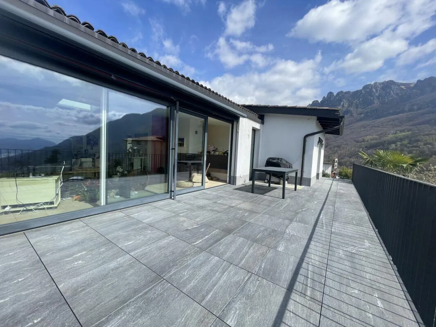 Einfamilienhaus mit Seeblick - Foto 3 von 19