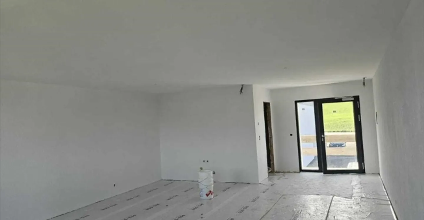 Office space for rent - Photo 1 of 6