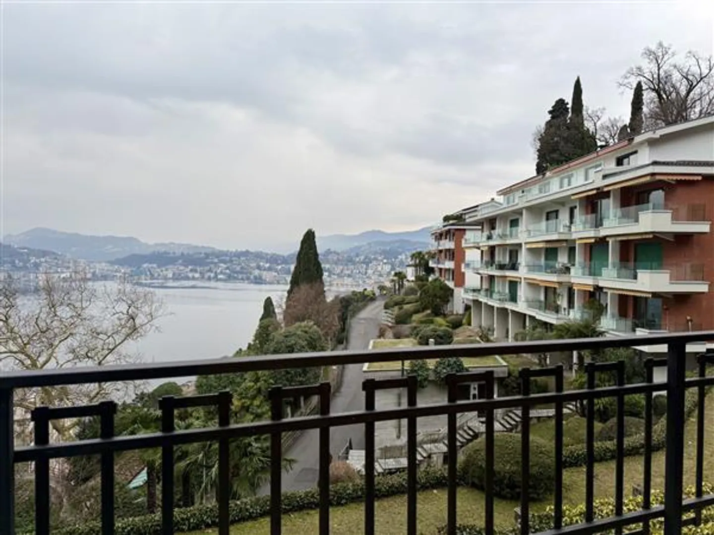 Appartamento moderno a Castagnola - Foto 1 di 9