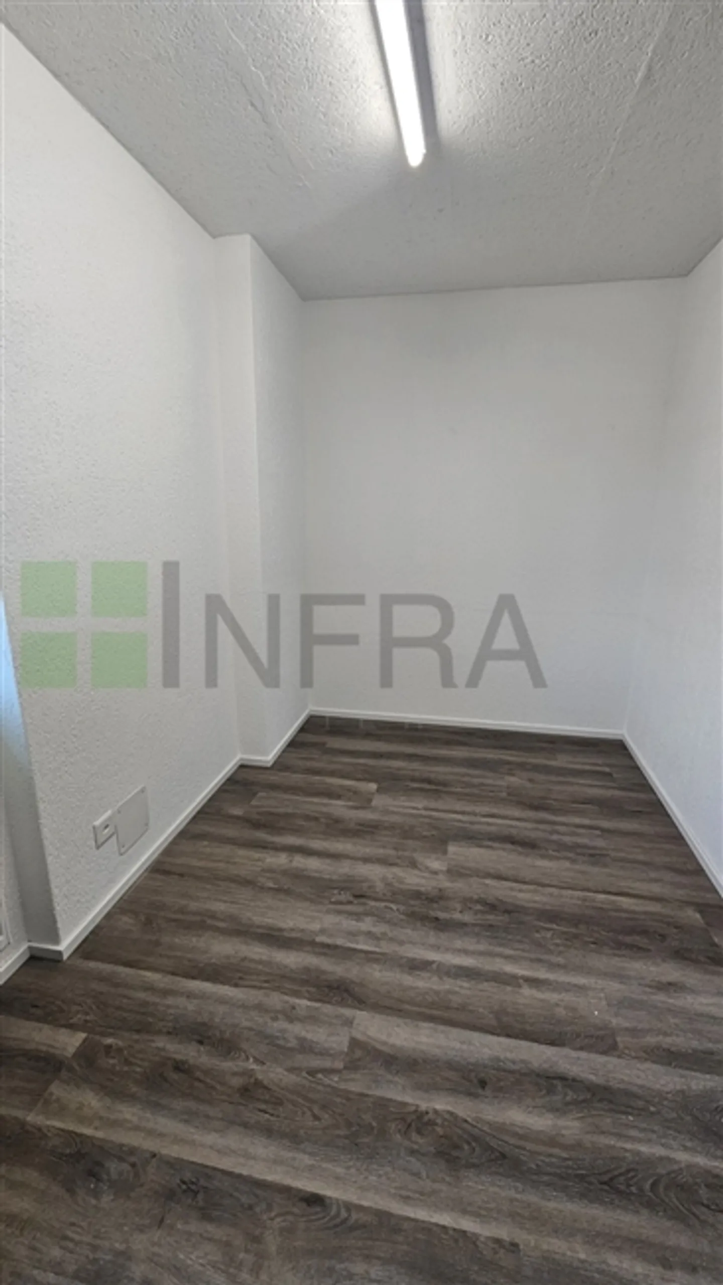 Offices of 80 m2 - Photo 17 of 20