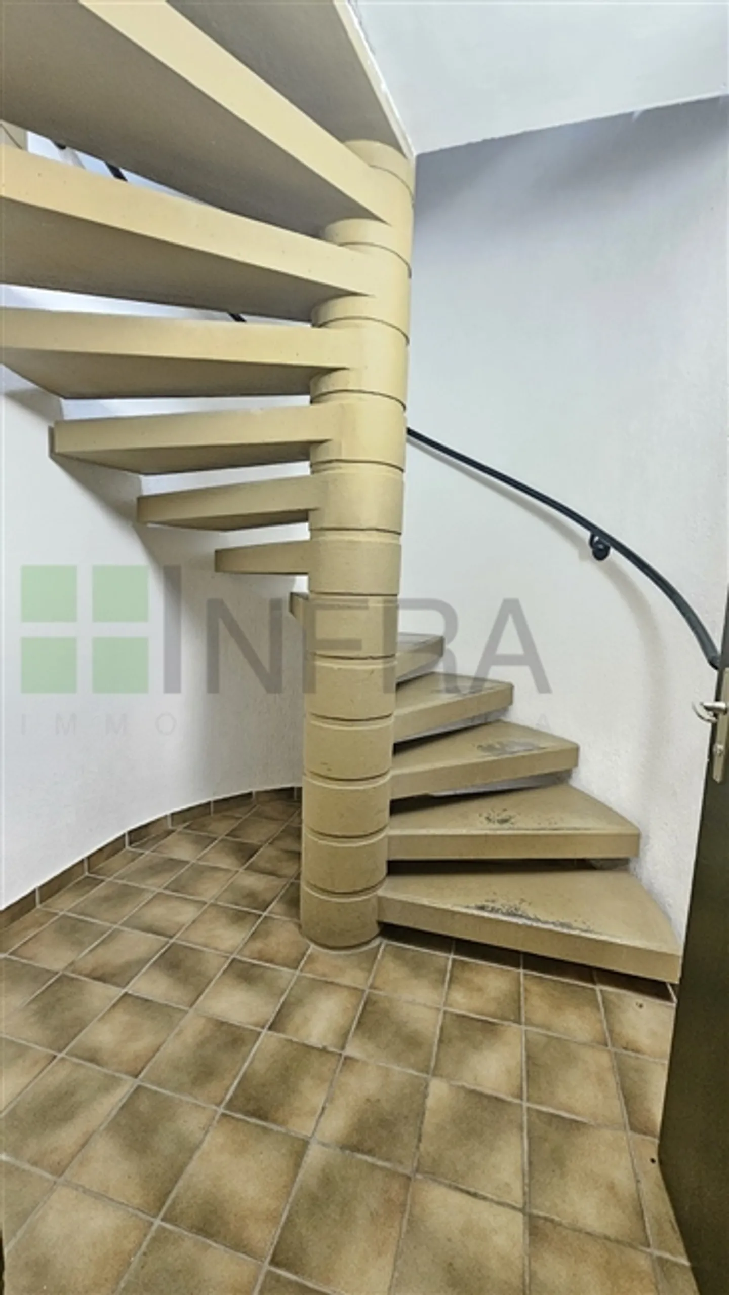 Offices of 80 m2 - Photo 19 of 20