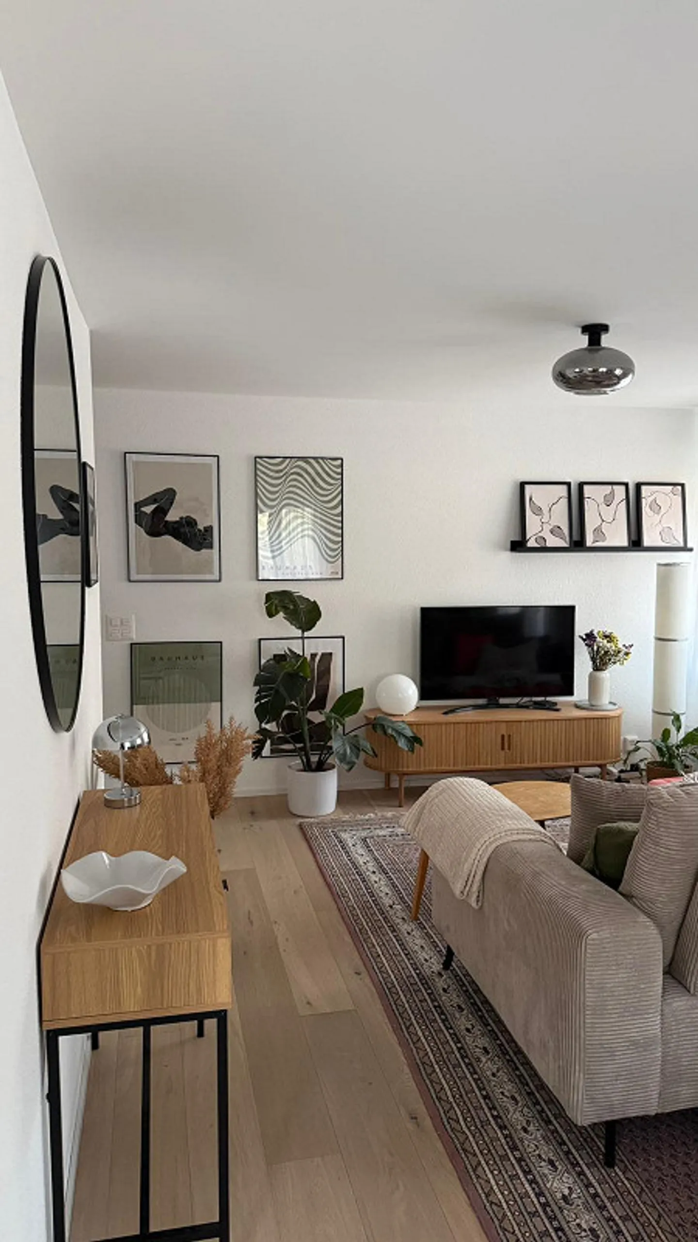Helle 2.5-Zimmer-Wohnung mit Balkon - Foto 3 von 9