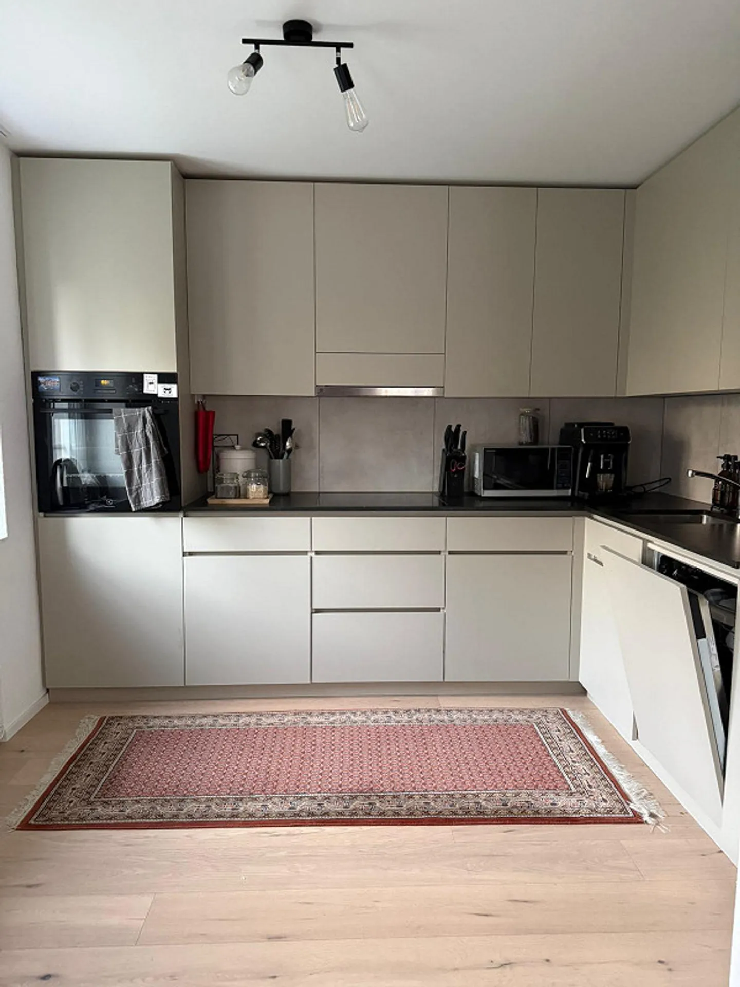 Helle 2.5-Zimmer-Wohnung mit Balkon - Foto 1 von 9
