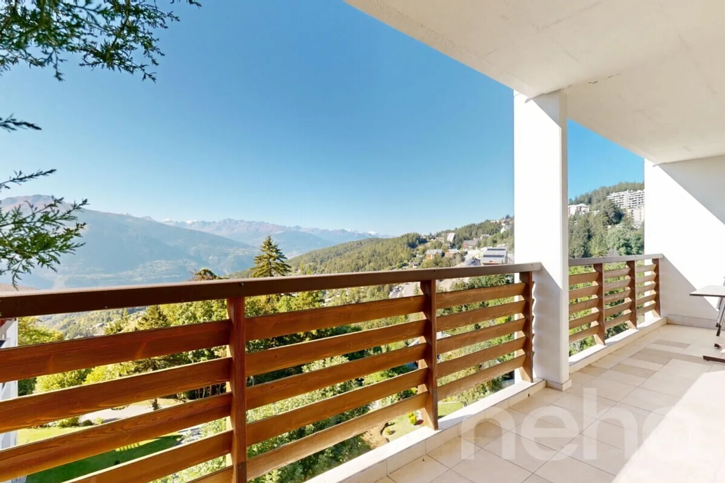 Stupendo appartamento 2.5 locali con balcone esposto a sud a Crans-Montana - Foto 2 di 12