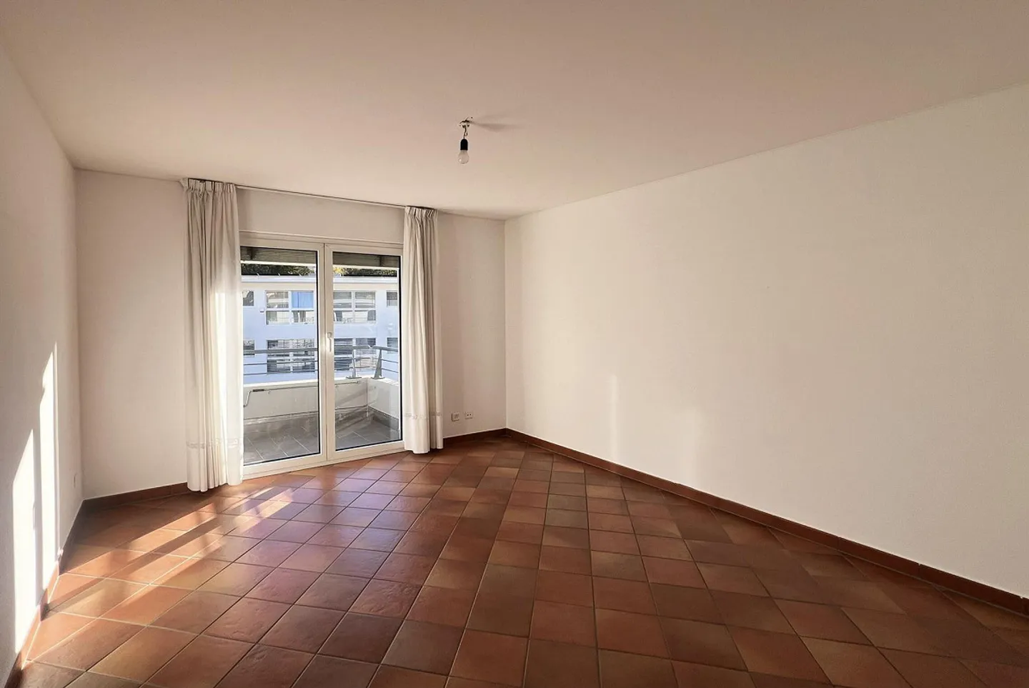 Penthouse spacieux et lumineux 4.5 avec terrasse à Ponte Capriasca - Photo 5 sur 10