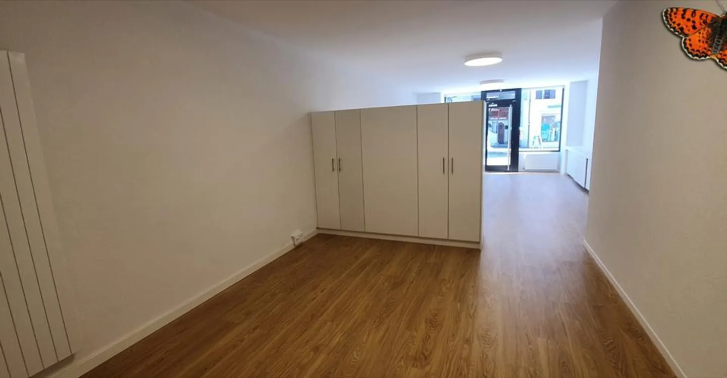 Beautiful commercial space of 114m² in the heart of Payerne - Photo 7 of 8