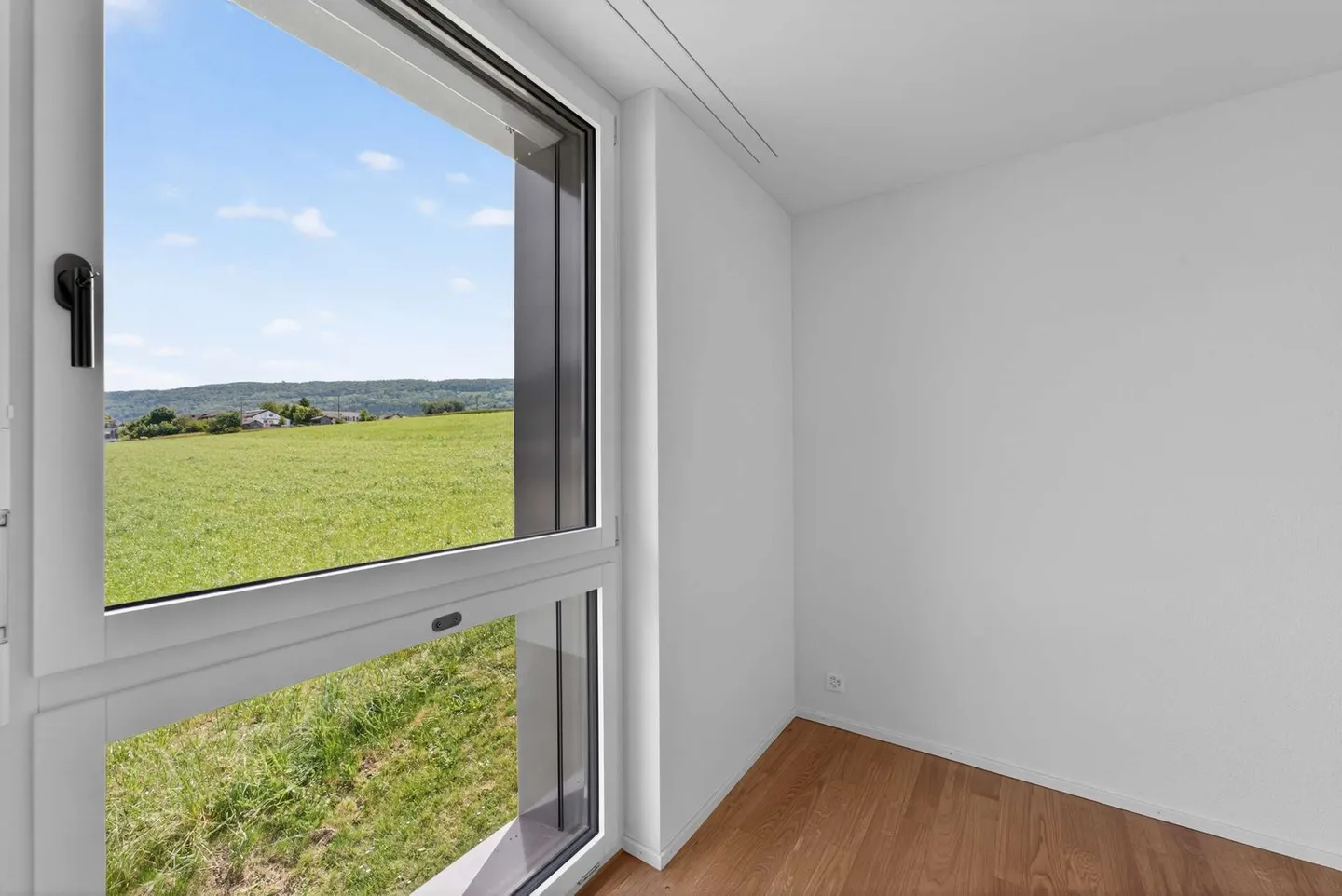 Appartement moderne et lumineux de 5,5 pièces avec une terrasse de 35,5 m² - Photo 8 sur 13