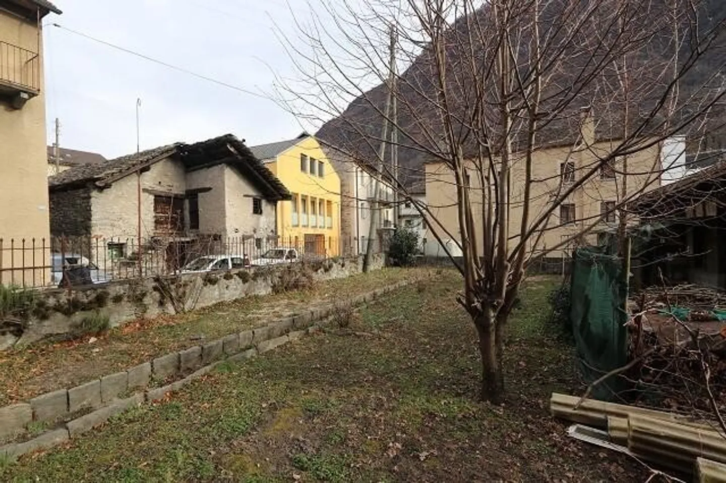 Casa plurifamiliare con rustico e giardino - Foto 2 di 13