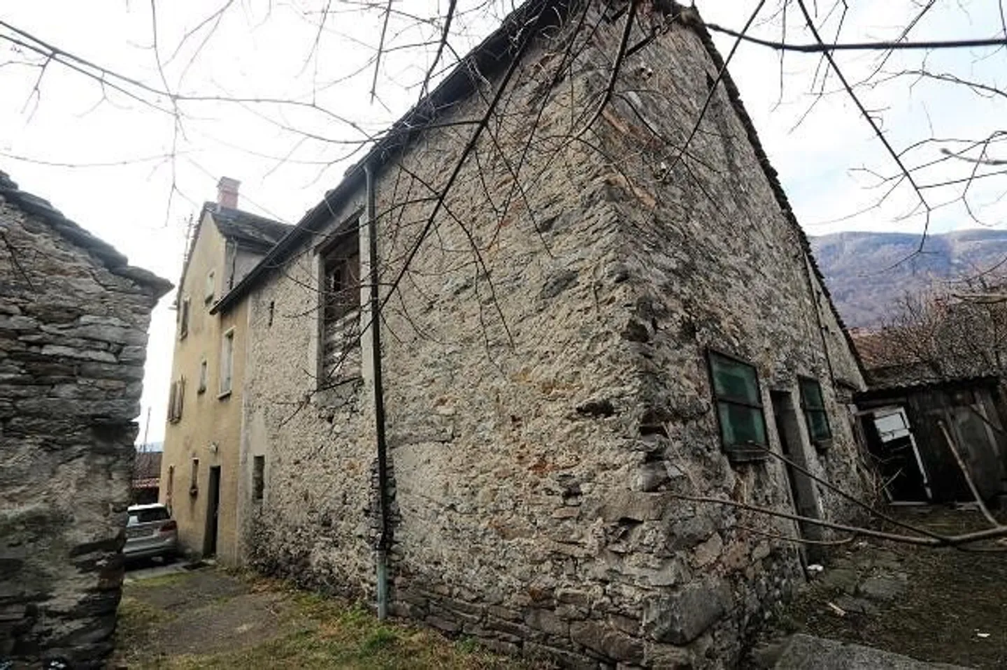 Casa plurifamiliare con rustico e giardino - Foto 5 di 13